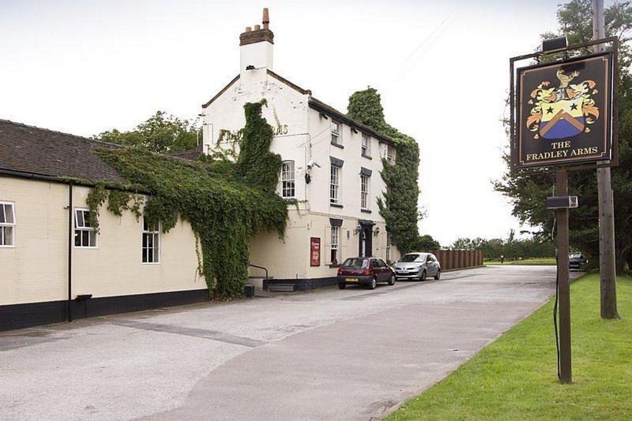 Premier Inn Lichfield North East Екстериор снимка