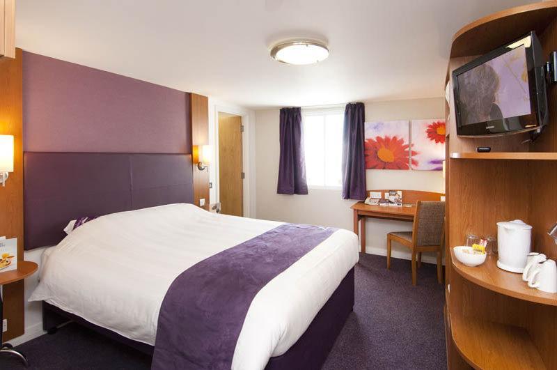 Premier Inn Lichfield North East Екстериор снимка